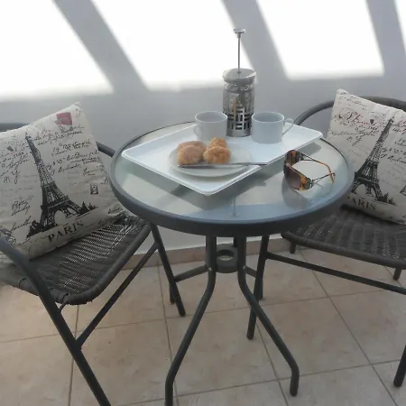 Beautiful Z104 In Vanessa Complex Apartment *
