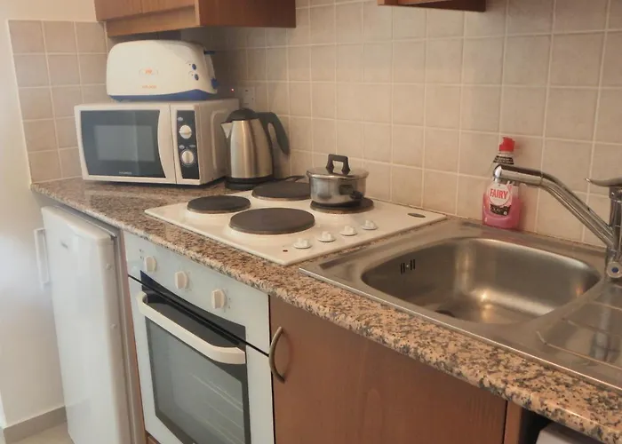 Beautiful Z104 In Vanessa Complex アパート